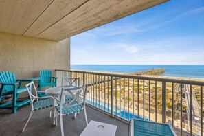 Outdoor dining - 440 Amelia by the Sea, 3 Bedroom Amelia by the Sea~ Beautiful & Oceanfront (Fernandina Beach)