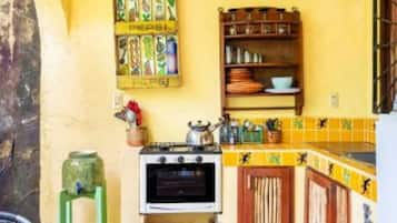 Réfrigérateur, four, grille-pain, blender