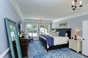 5 Schlafzimmer, Schreibtisch, Bügeleisen/Bügelbrett, Reisekinderbett