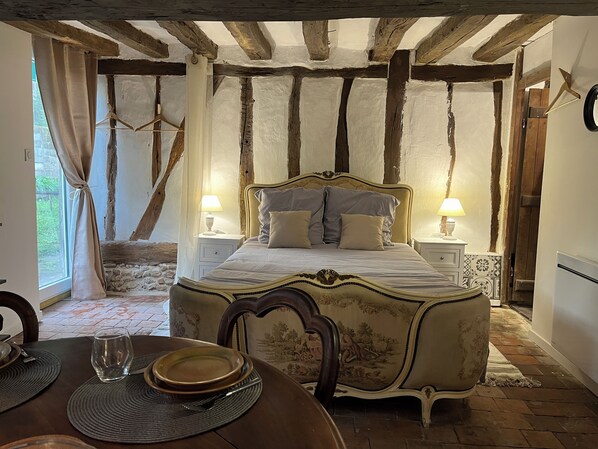 Premium bedding, individually decorated, individually furnished - Les Gîtes du Grand Faubourg (Lorris)