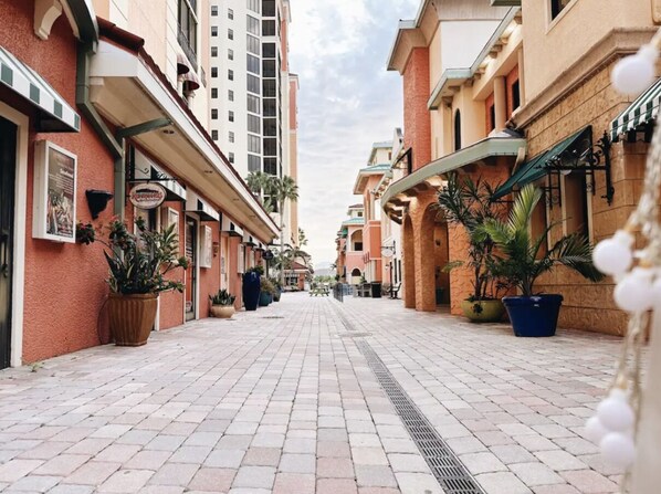 Exterior - The Lazy Barracuda (Cape Coral)