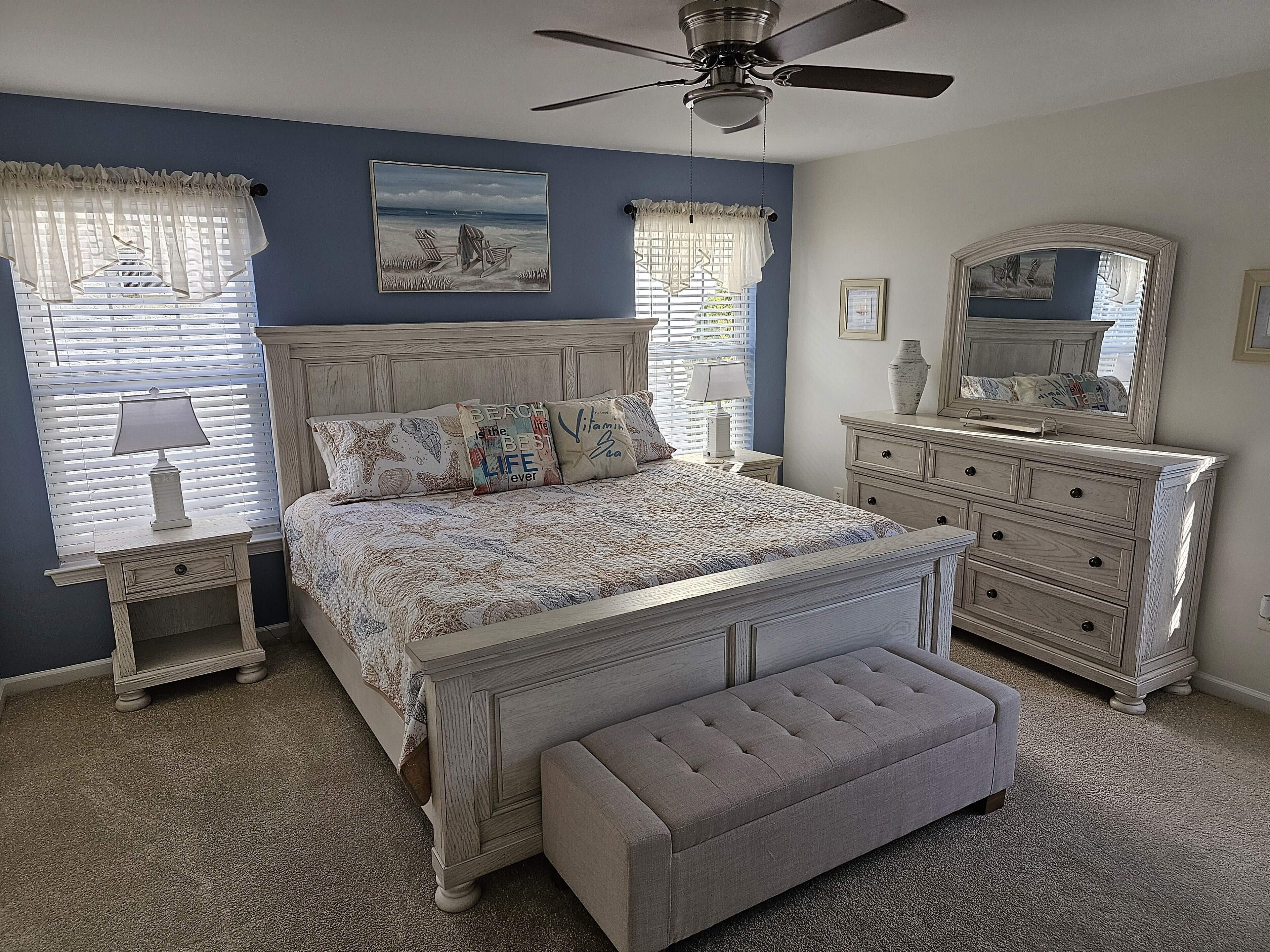 3 bedrooms, desk, iron/ironing board, WiFi (free)