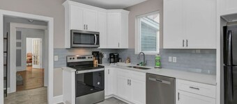 Spacious Home on Gervais | 4BR 2BA | Downtown