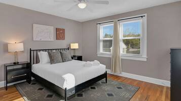 4 quartos, ferros/tábuas de passar roupa, berço de viagem, Wi-Fi