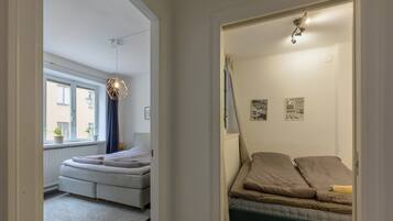2 bedrooms, desk, iron/ironing board, free WiFi