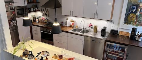 Fridge, microwave, oven, dishwasher