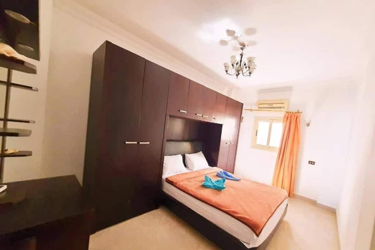 Apartamento estándar | 1 dormitorio y ropa de cama