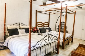 3 bedrooms, iron/ironing board, free WiFi, bed sheets