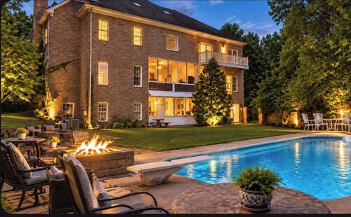 Gated Private Hilltop Villa, 3 bed, 3 bath, pool, spa on 50 acres, near airport