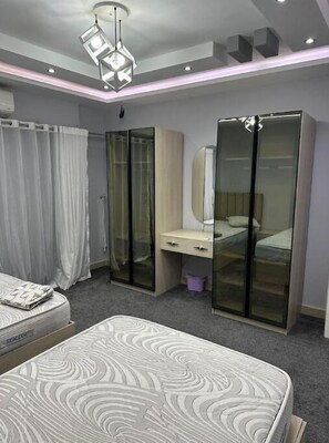3 bedrooms, free WiFi, bed sheets