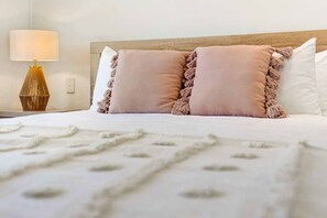 1 chambre, fer et planche à repasser, lit parapluie, Wi-Fi