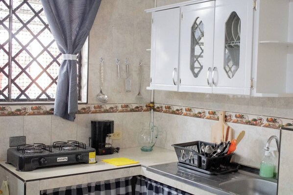 Departamento familiar, varias camas, cocina | Cocina privada | Refrigerador, lavavajillas, arrocera y licuadora