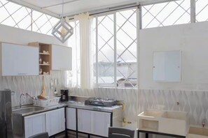 エグゼクティブ アパートメント ダブルベッド 1 台ソファーベッド付き 冷房 シティビュー | 専  用キッチン | 冷蔵庫、食器洗い機、炊飯器、ミキサー