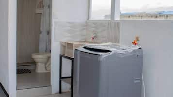 Departamento ejecutivo, 1 cama matrimonial y sofá cama, aire acondicionado, vista a la ciudad | Terraza o patio