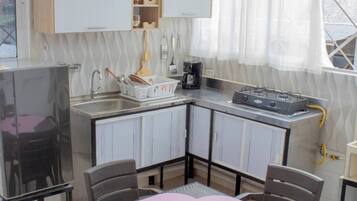 Frigorífico, lavavajillas, arrocera y licuadora