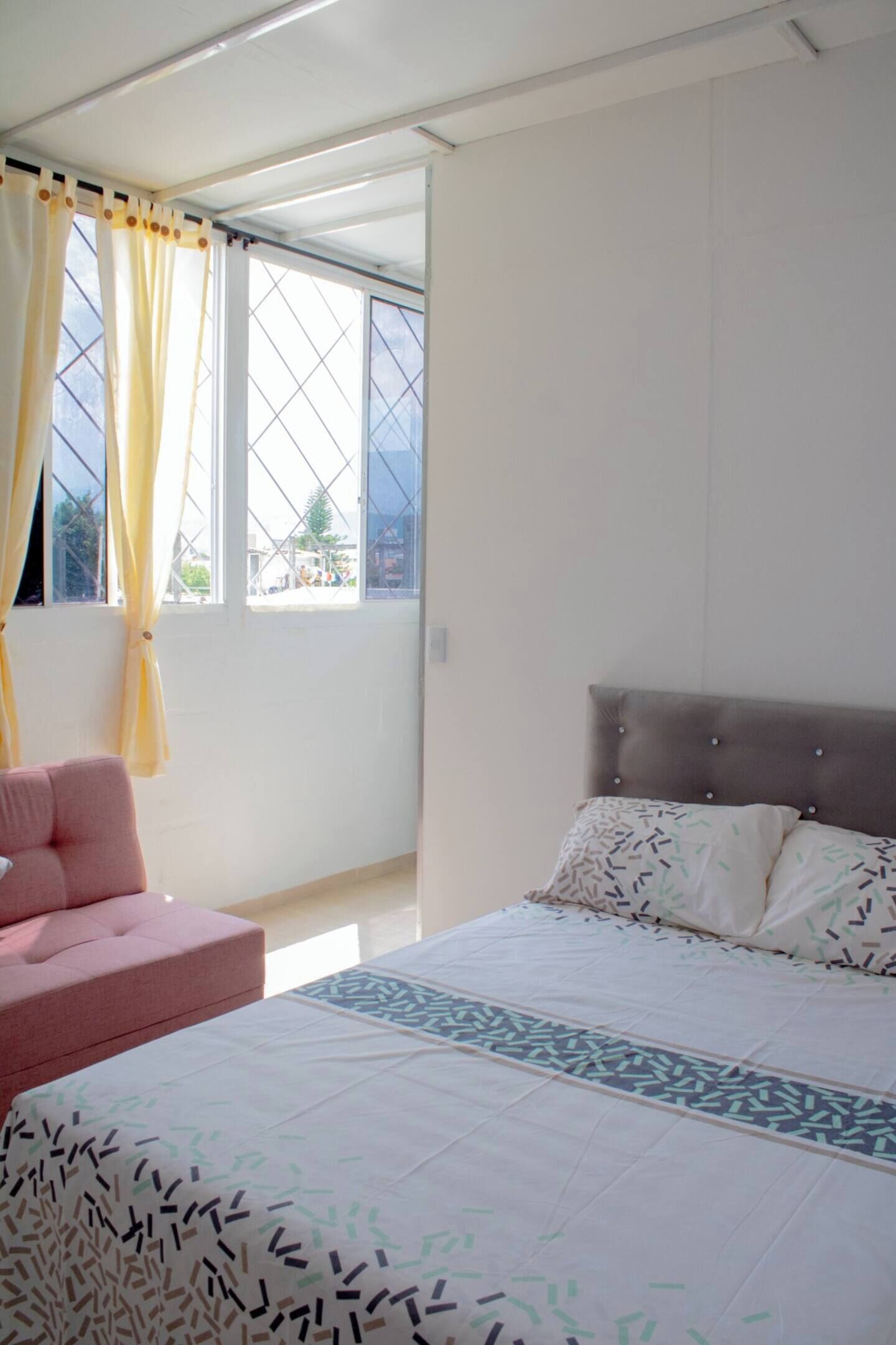 Departamento ejecutivo, 1 cama matrimonial y sofá cama, aire acondicionado, vista a la ciudad | Camas con efecto memoria y espacio para trabajar con laptop 