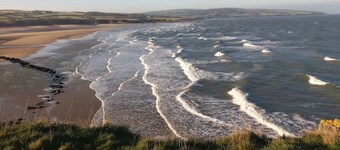 Yr Hen Weithdy. (The Old Workshop) Ll728hd, sleeps 4 only.
