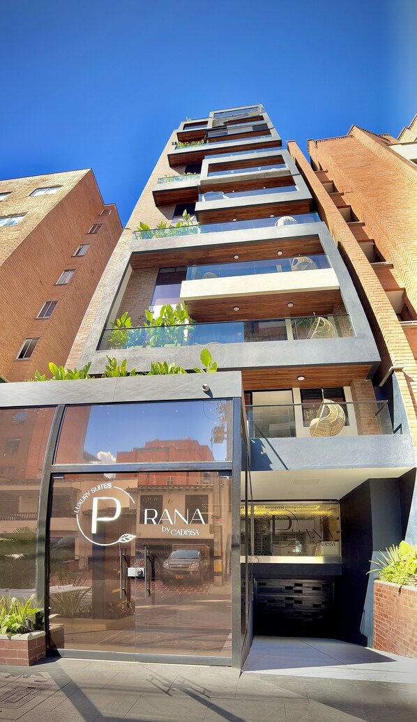 Front of property - Luxury Suites Prana By Cadissa (Medellín)