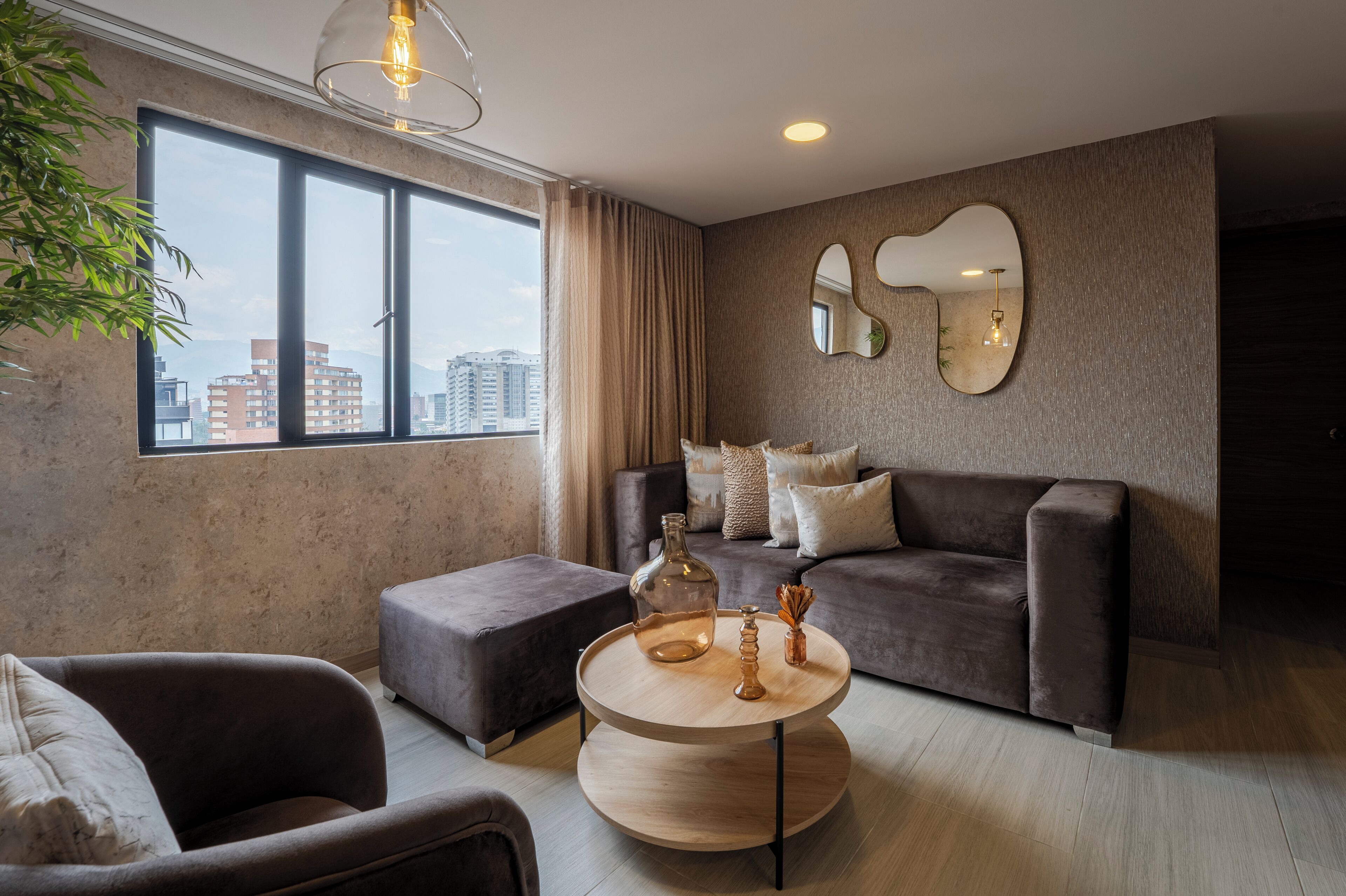 Junior Apartment | Egyptian cotton sheets, premium bedding, down comforters, pillowtop beds