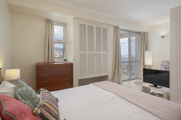 1 bedroom, iron/ironing board, travel cot, WiFi