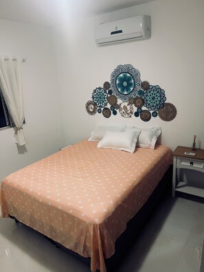 4 bedrooms, iron/ironing board, WiFi