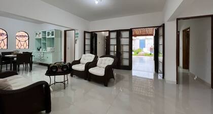 Bela Casa Caraguatatuba - Praia do Capricórnio - 10 Pessoas