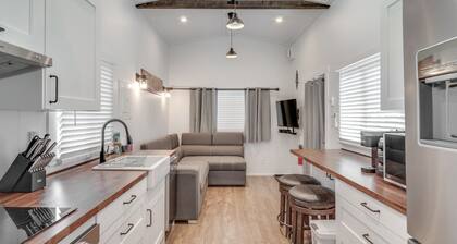 The Eagle House: One bedroom house that sleeps up to 4.