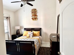 2 dormitorios, tabla de planchar con plancha, wifi y ropa de cama