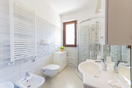 GuestHost - Your Dream Stay in Montesilvano Awaits!