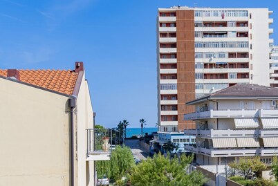 GuestHost - Your Dream Stay in Montesilvano Awaits!
