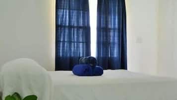 2 bedrooms, iron/ironing board, travel cot, free WiFi