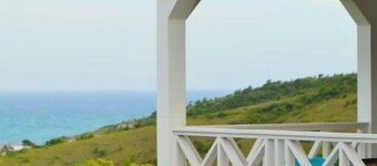 Hilltop Cottage w/ breathtaking view of Atlantic Ocean.  