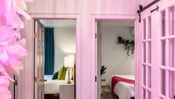 4 bedrooms, iron/ironing board, free WiFi, bed sheets