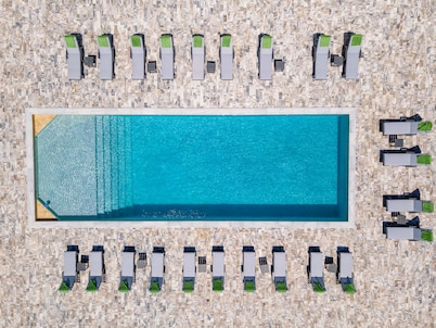 Ocean Breeze Resort