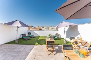 屋外ダイニングエリア