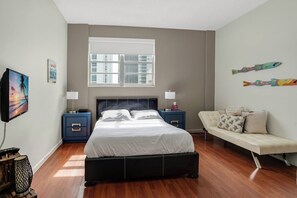 1 bedroom, iron/ironing board, travel cot, WiFi - Penthouse w/Queen Bed and Ocean View at Tides (Hollywood)