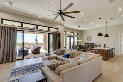 7 Mi to Lost Dutchman: Home w/ Pool + Patio!