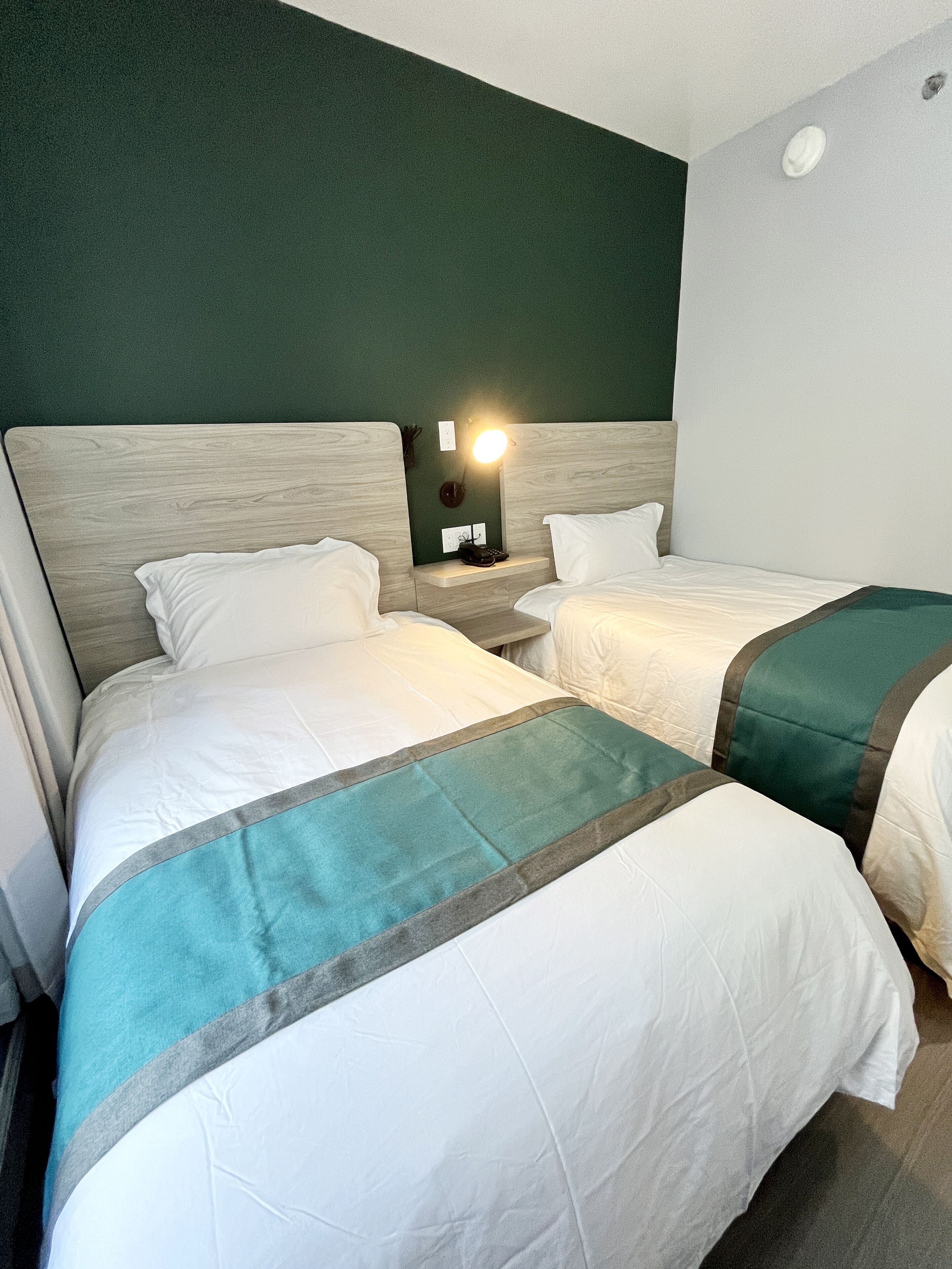 Photo - Starlight Hotel Near LGA Airport