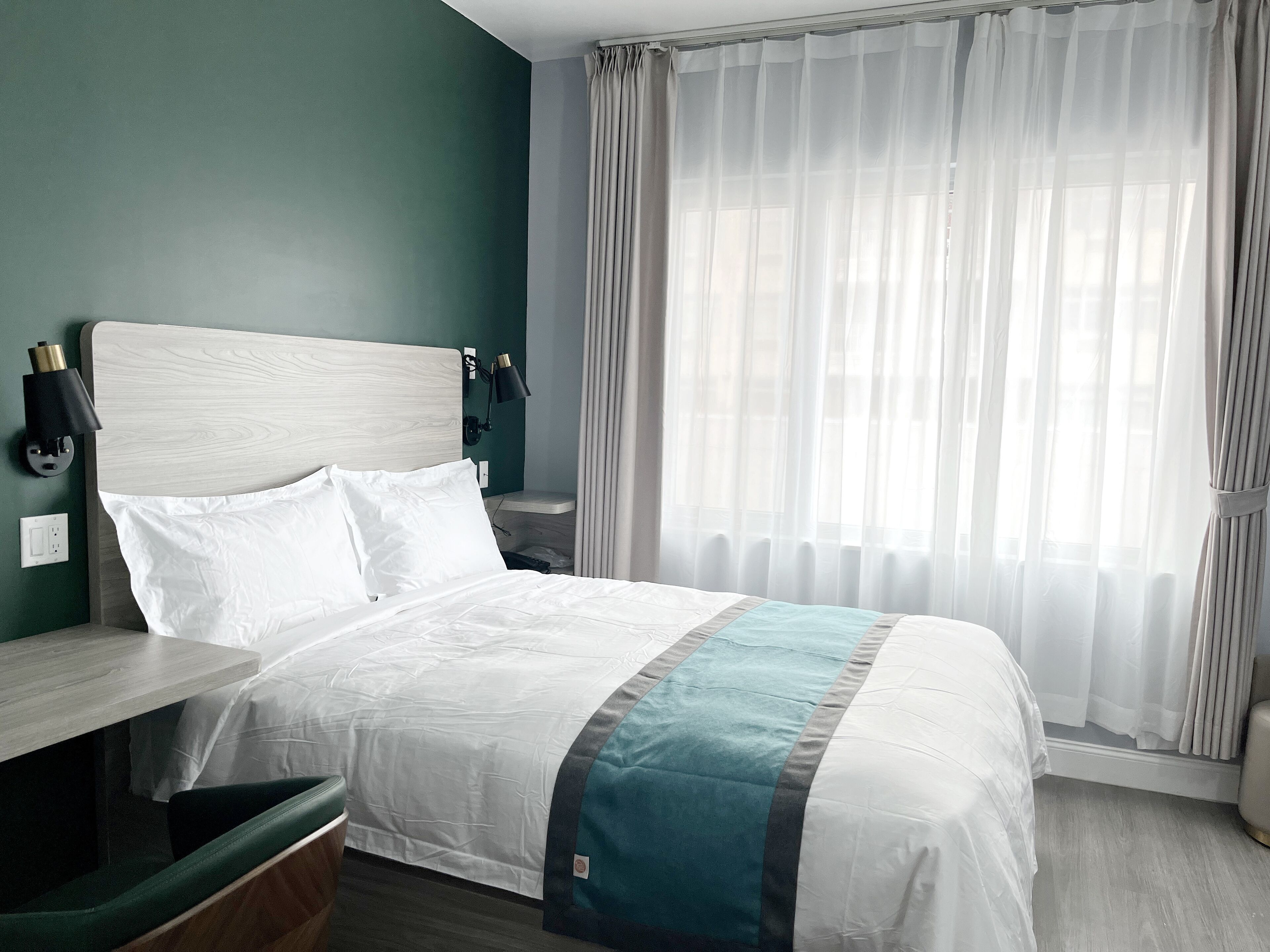 Photo - Starlight Hotel Near LGA Airport