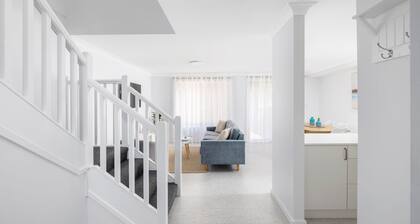 Port Stephens Spacious Townhouse