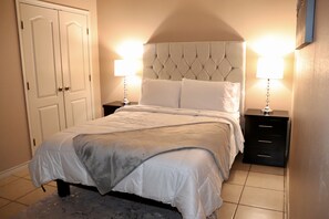 1 bedroom, iron/ironing board, WiFi, bed sheets - The Transient Stay (Eagle Pass)