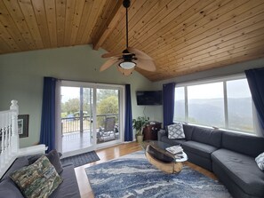 Smart TV, DVD player, books - Secluded Hilltop Tower Private Pond EV Charger Firepit Sauna Cold Plunge Dogs ok (Vallecito)