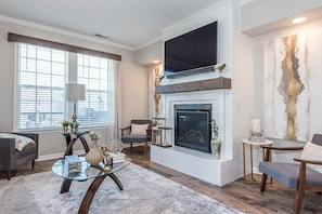 Living area - Spacious Home, Pet-Friendly, Game Room, Bar Seating (Raleigh)