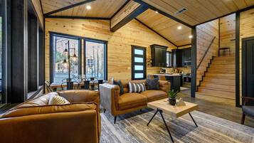 Een smart-tv en een open haard