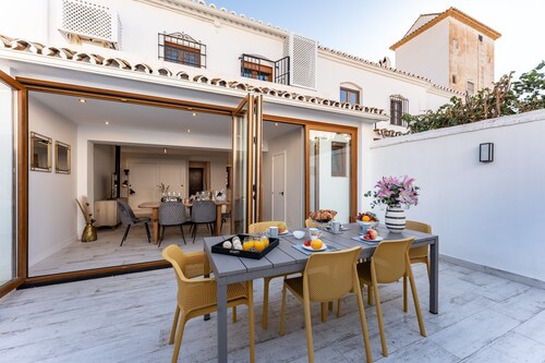 Holiday Home 'Casa Nordic' with Private Terrace, Wi-Fi and Air Conditioning