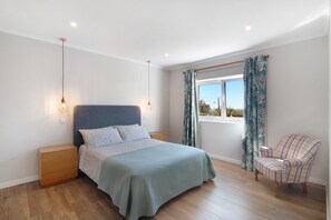 1 slaapkamer, een strijkplank/strijkijzer, gratis wifi, beddengoed