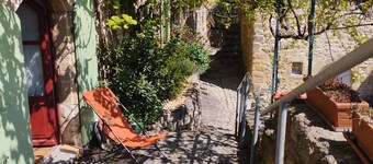 Casa vacanze 'Les Remparts' con vista sulle montagne, terrazza privata e Wi-Fi