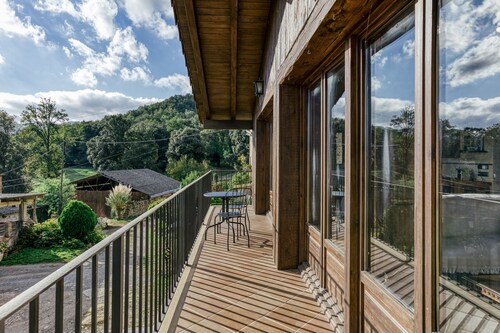 Holiday Home 'La Cabanya De La Rovira - Dalt' with Mountain View, Private Terrace and Wi-Fi