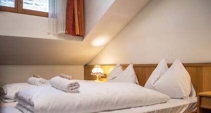 Holiday Apartment "Manuel's App Watschinger - Frieda" with Mountain View & Wi-Fi