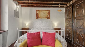 1 quarto, Wi-Fi de cortesia, roupa de cama